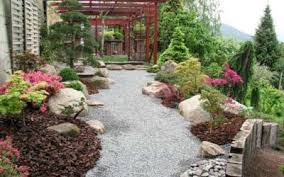 Par les japonais sont principalement des idéogrammes et les petit jardin zen japonais. 3 Cles Pour Composer Un Petit Jardin Japonais Gamm Vert
