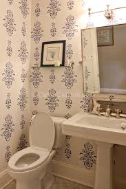 Banyo için duvar kağıtlarının su tutmaması, nemden etkilenmemesi, kolay temizlenmesi, su geçirmemesi, bakteri barındırmıyor oluşu ise en önemli kriterlerdir. Banyolara Duvar Kagidi Uygulamasi 2021 Dekorcenneti Com