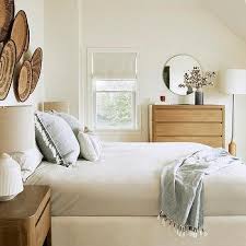 Decorative Wall Flowers Over Bed Design