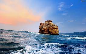 Roca en el mar