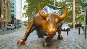 Texas man attacks the Wall Street bull with a banjo - MarketWatch