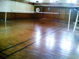 Biaya lantai kayu untuk lapangan badminton tergantung berapa lapangan yang akan dibuat dalam satu gedung, tinggal dihitung kali yaitu 1 lapang = 13,41m x 6,1m itu ukuran standarnya. Parket Lapangan Badminton Kayu Keras Lantai Kayu Kayu Solid