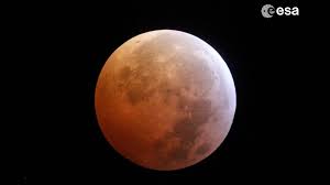 A total lunar eclipse tonight..and ...