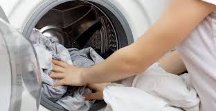 Rinse out your bucket and fill it with hot water then soak your mop in the vinegar solution for a few minutes. Only 4 Steps Of How To Wash Spin Mop Head In Washing Machine