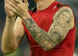 Junggeselle, liebe, leben, familie und freunde. Lindelof Tattoos Victor Lindelof Manchester United Tattoos Editorial Stock Photo Stock Image Shutterstock That Was A Fun Start To The Sponsorship Trinityf Brace