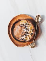 chocolate protein smoothie bowl chloe