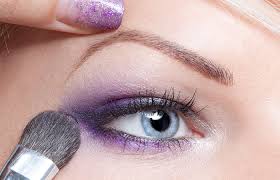 6 best makeup colors for blue green eyes