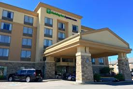Property location located in huntsville, holiday inn express & suites huntsville is convenient to huntsville civic center algonquin theater and don't let this amazing reservation opportunity pass you by, book your stay at holiday inn express suites huntsville today to make the most of your time. Hotel In Huntsville Holiday Inn Express Suites Huntsville Muskoka Ticati Com