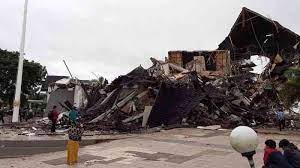 Akibatnya sejumlah bangunan bertingkat di kota tersebut roboh. Gempa Landa Majene Dan Mamuju Warganet Ramai Kirim Doa