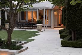 Contemporary Landscaping Elegance