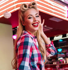 The timeless adage 'old is gold' might be true after all.the 1950s were an extremely influential era which impact the fashion scene right to this day. 25 Iconic 1950s Hairstyles For Women Hairstylecamp