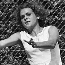 Her parents were members of the wiradjuri. Evonne Goolagong Cawley Bio Age Wiki Facts And Family In4fp Com