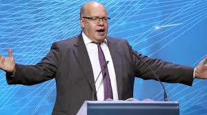 Peter altmaier (born 18 june 1958) is a german lawyer and politician who has been serving as federal minister for economic affairs and energy since march 2018. Corona Krise Altmaier Verspricht Soforthilfen Fur Kleinunternehmen Augsburger Allgemeine