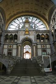 Central stations or central railway stations emerged in the second half of the nineteenth century as railway stations that had initially been built on the edge of city centres were enveloped by urban expansion and became an integral part of the city centres themselves. Treppen Im Bahnhof Antwerpen Station Antwerpen Centraal Bahnbilder De