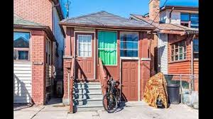 detached homes still listed in toronto