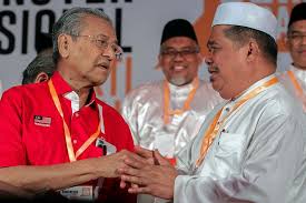 محمد بن سابو), genel olarak mat sabu , pakatan harapan partisinin bir parçası olan ulusal güven partisi (amanah) 'nin kurucu başkanı olan malezyalı bir politikacıdır. Amboiiii Madey Dan Mat Sabu Begitu Rapat Sekarang Ni Janji Menipu Kuat
