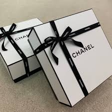 2pcs chanel beauty gift box with ribbon