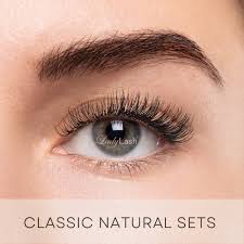 natural set of eyelash extensions
