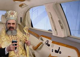 Zgârcenie! Patriarhul Daniel nu şi-a sfinţit limuzina: „N-am bani de dat aiurea”