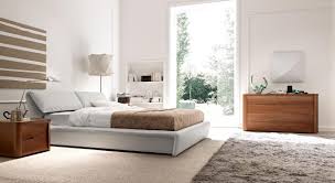 Valtorta arredamenti propone un'ampia gamma di camere da letto di design e su misura. Sme Camere Da Letto