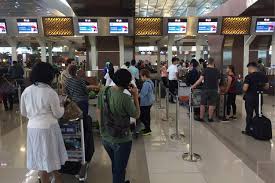 Bandara soetta dibagi menjadi tiga terminal utama untuk memudahkan operasional penerbangan. Airport Helper Di Bandara Soekarno Hatta Digaji Umr