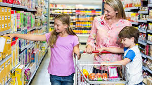 supermarket junk food child ile ilgili görsel sonucu