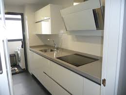 Verslo sritis baldai ir priedai virtuvės ir vonios (mažmeninė prekyba),. Grijs Witte Keuken Cocinas Xey Decoracion De Cocina Cocinas Blancas
