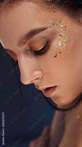 trendy glitter makeup fashionable make