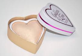 heart makeup golden dess