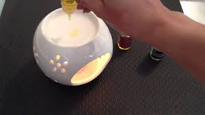 Parfumer sa maison avec un concentré de parfum - Utiliser un brûleur de  parfum - YouTube