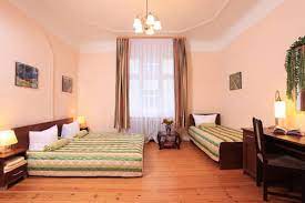 Enjoying excellent transport links, the hotel central inn am hauptbahnhof offers functionally furnished, brightly decorated rooms in the heart of the german capital. Central Inn Am Hauptbahnhof In Berlin Hotels Com