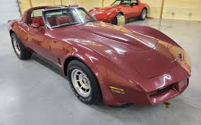 1981 maroon metallic auto corvette t top