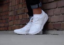 Usually sporting the likes of suede or mesh, the silhouette now welcomes a knitted pattern throughout. Asics Gel Kayano Trainer Knit White White H705n 0101