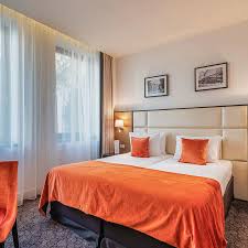 In the gateway of the city, at the entrance of the motorway m1 lays the hotel which offers 100 rooms. Hotel Hotel Drive Inn Torokbalint Trivago Com