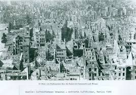 Dresden after the devastating british bombing campaign of february 1945. Bomben Auf Dresden 1945 Www Hausderheimat At