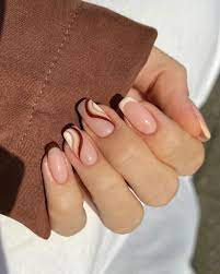 wearable autumn nail trends taking over