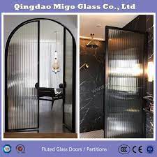 china manufacturing fluted glass panels