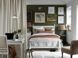 how to make a small bedroom look bigger