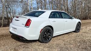 chrysler 300 pros and cons things you