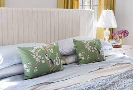How To Arrange Pillows On A Bed Per