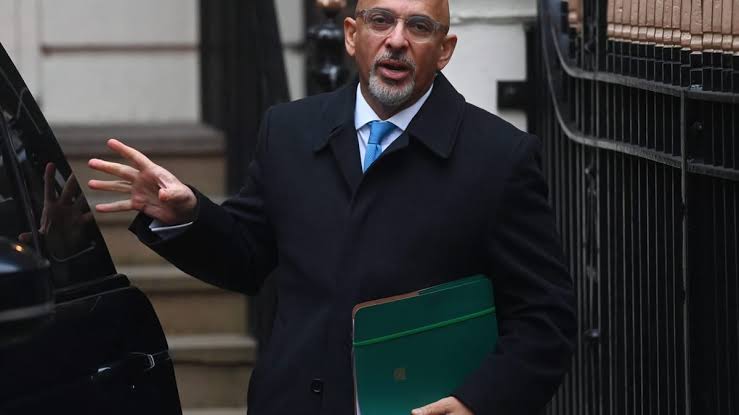 Nigel Farage bags Nadhim Zahawi, his highest-profile Tory defector yet – POLITICO