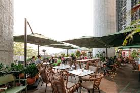 outdoor restaurants in hong kong