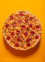 A 12 pizza is typically good for 2 people, maybe 3 if people are eating less. Pizza Pepperoni 32 42 Cm