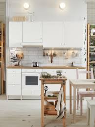 También hay modelos de cocinas ikea 2016 con laminados de madera tales como la del ejemplo que vemos arriba. Cocinas Knoxhult Ikea