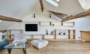 room with a sloped or vaulted ceiling