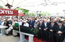 Gönül seli! Mahmud Ustaosmanoğlu Hocaefendi son yolculuğuna uğurlandı:  Erdoğan Hocaefendiyi anlattı