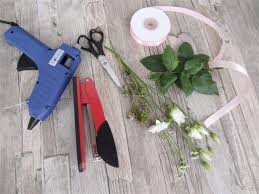 Blumen armband brautjungfern selber machen. Steffi S Hochzeitsblog Diy Blumenarmbander