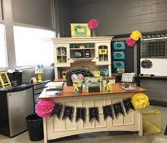 You can decorate and organize classroom bookcases and even your computer teacher desktop. 20 Diy Classroom Decoration Ideas For The New School Year 2018
