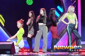 Irene is bae, but she isn't hitting the moves well as the centre in this mv, and even joy is outperforming her here. Red Velvet S Stylists Under Fire Once Again For Dressing Members Like Ajummas Koreaboo
