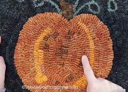 cutting worms rug hooking 101